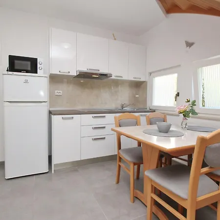 Corinthia 3 By Interhome شقة باشْكا