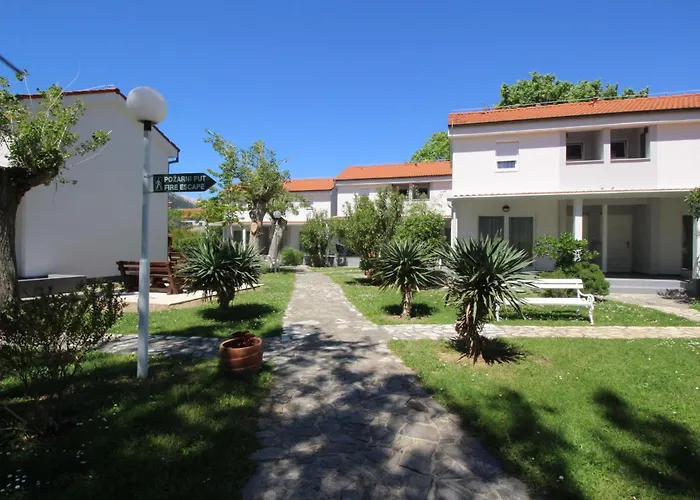 Corinthia 3 By Interhome Apartman